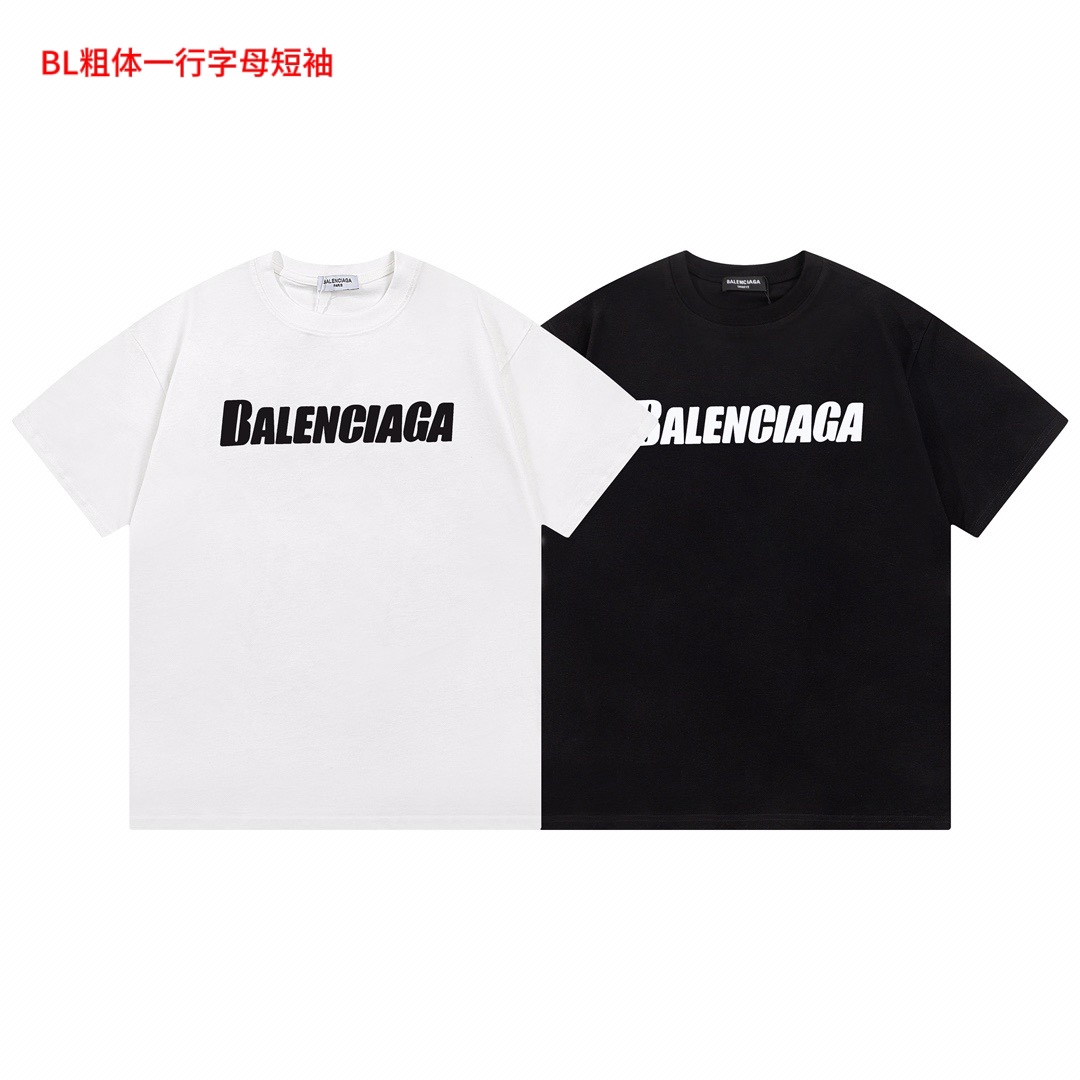 BL粗体一行字母短袖Balenciaga/巴黎世家  23春夏新款BALENCIAGA字母Logo印花短袖男女同款    采用双纱面料， 直喷工艺，手感非常舒服  永不过时的经典款，OS落肩版型 时尚又个性  超级百搭好看的一款颜色：黑色 白色尺码：M-4XL